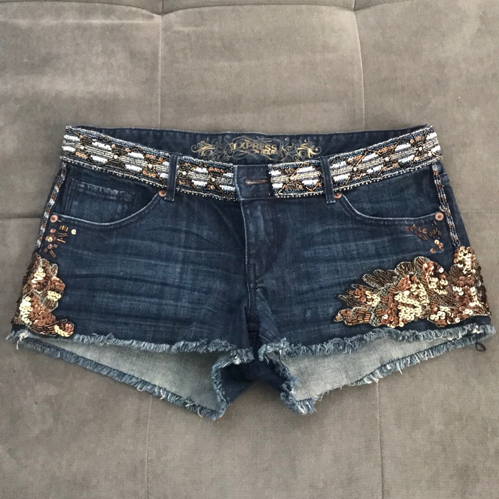 Express jean shorts size 6